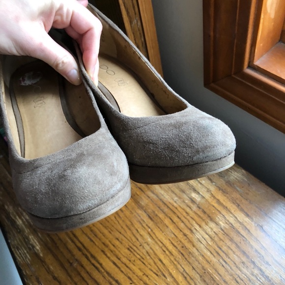 Aldo Taupe Suede Wedge Heel - Picture 6 of 8
